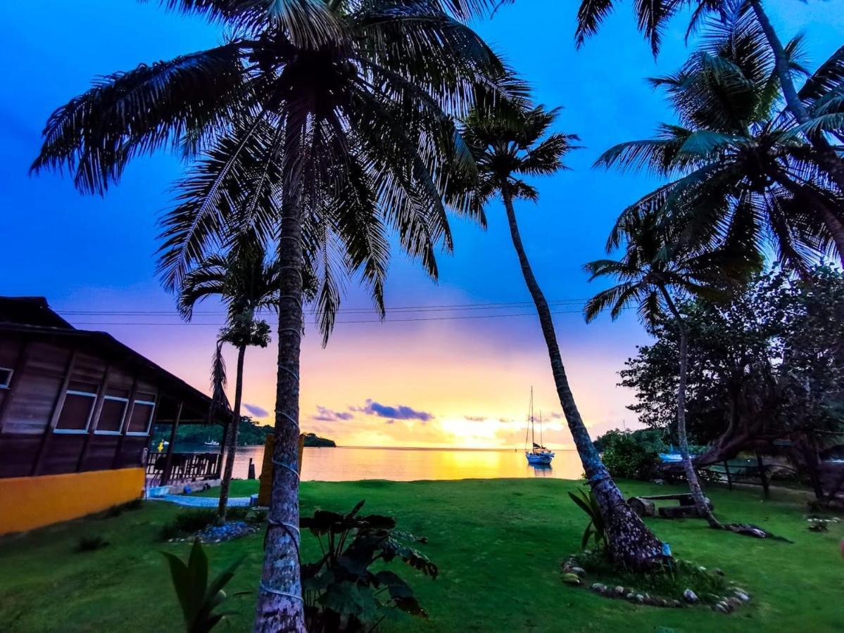 Cafe Del Mar Sapzurro Bed & Breakfast Exterior photo